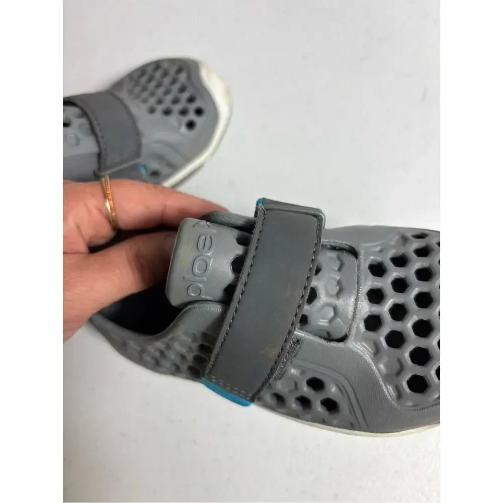 PLAE Mimo water shoes with an adjustable strap gray child size 9